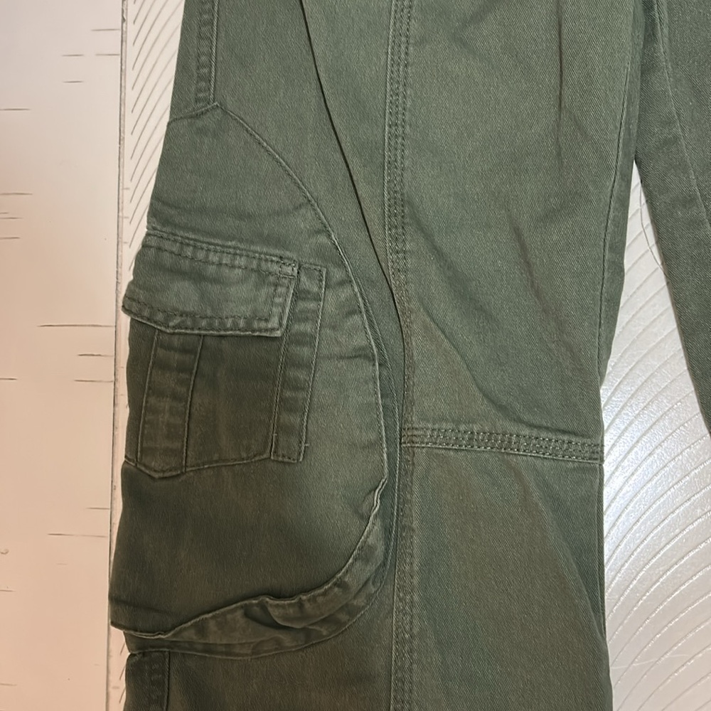 Brandy Melville  Green Cargo Pants - Picture 4 of 6
